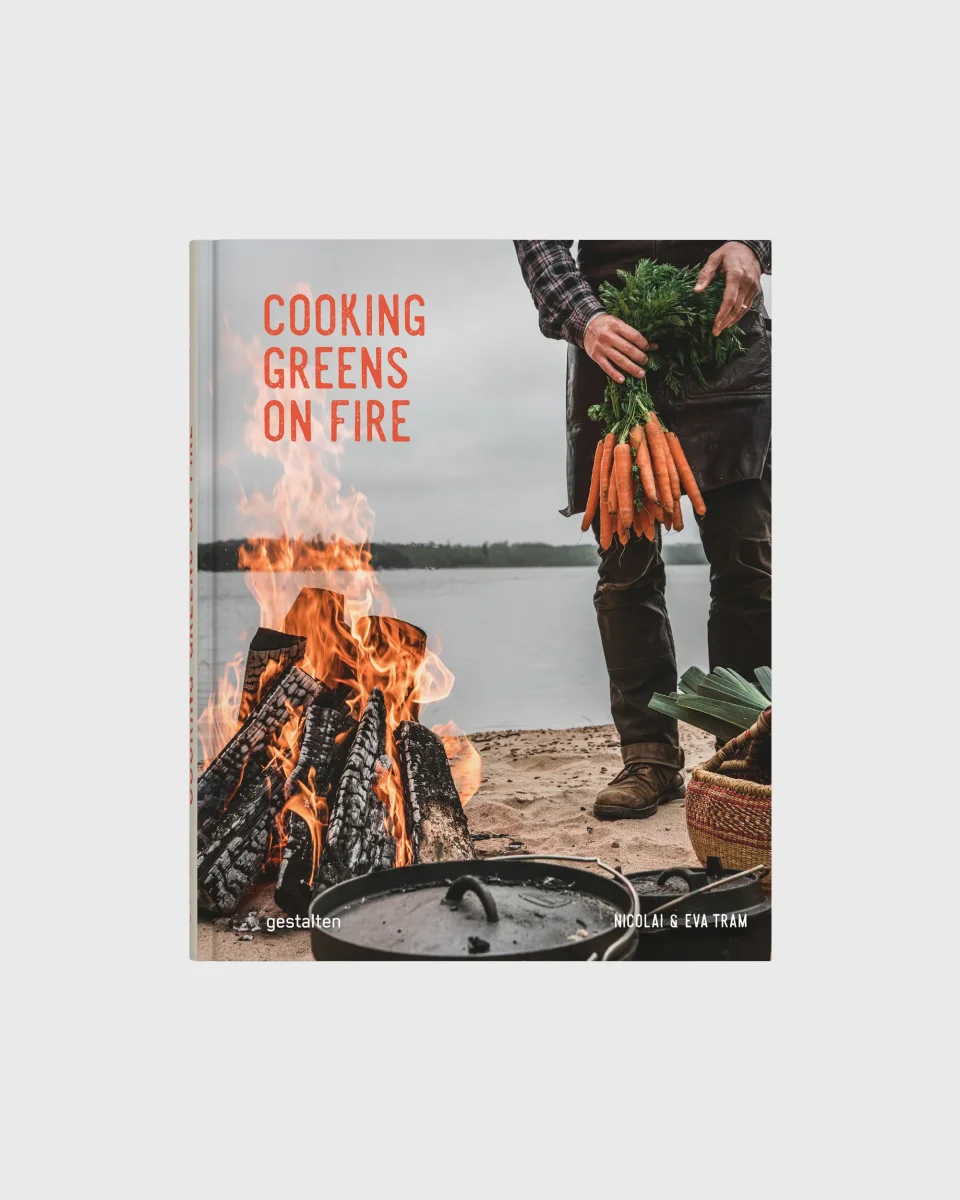 Cuisiner des légumes verts en feu